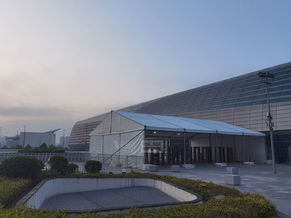 鄭州奧體林俊杰演唱會安檢篷房租賃已經(jīng)搭建完畢